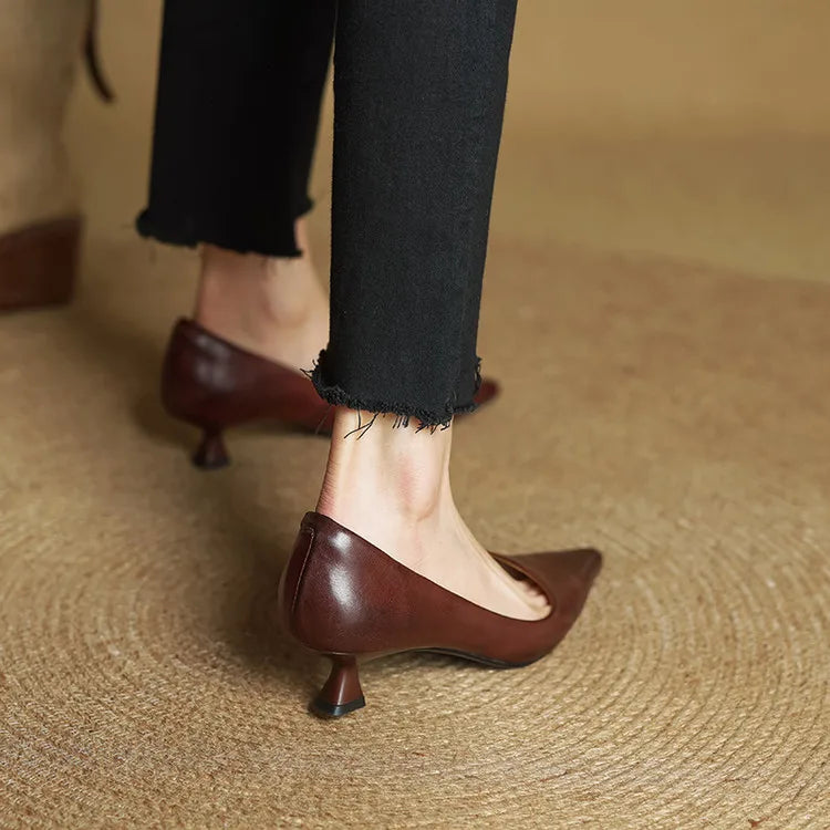 Serelina - Elegant Pointed-Toe Kitten Heel Pump